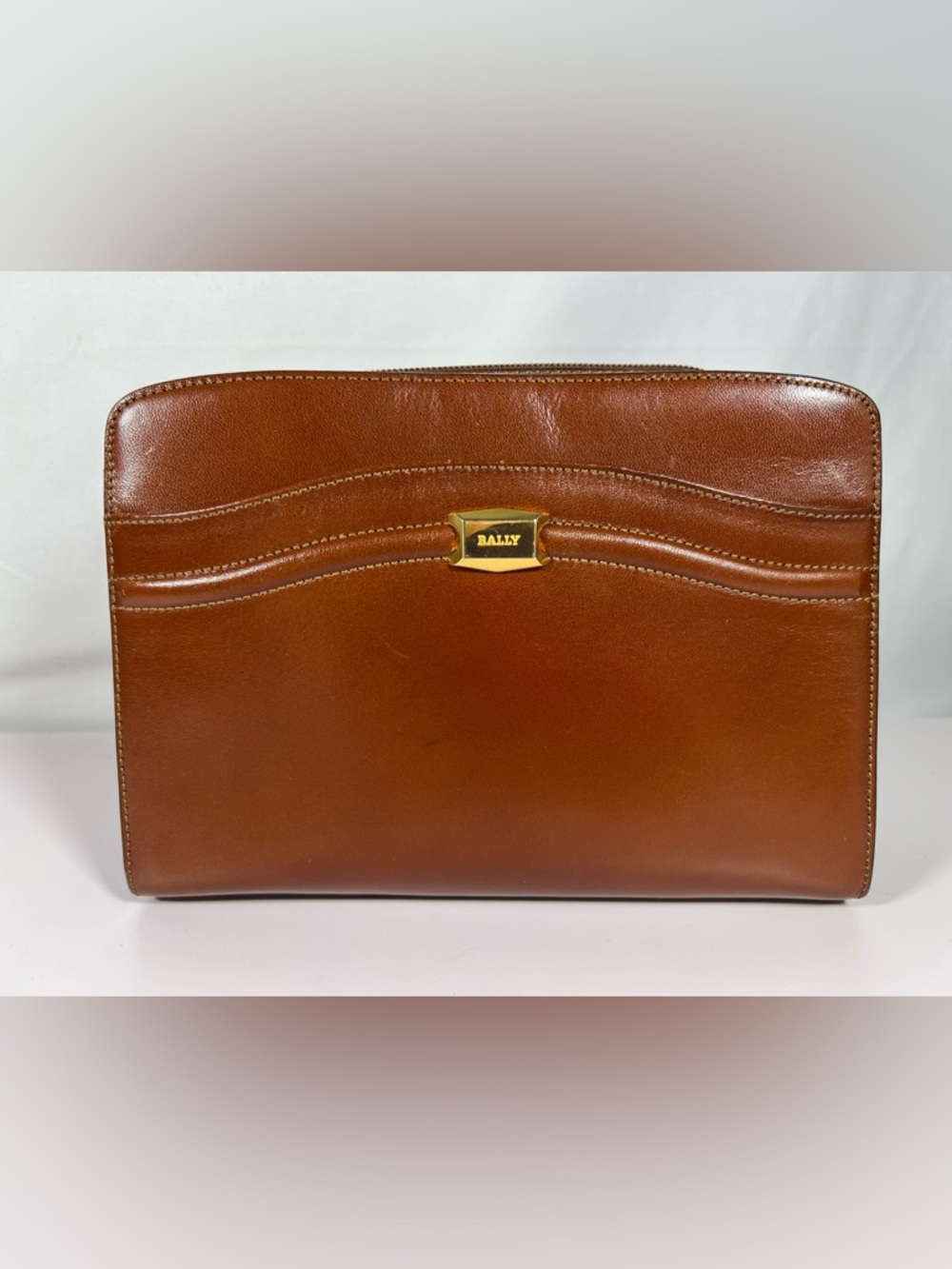 7041: Bally Vintage Leather Clutch Brown Gold Logo Italy